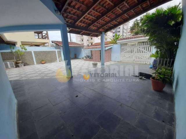 Casa com 3 dormitórios à venda, 162 m² por R$ 650.000,00 - Indaiá - Caraguatatuba/SP