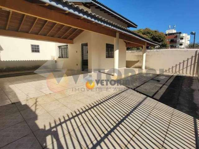 Sobrado com 4 dormitórios à venda, 197 m² por R$ 950.000,00 - Indaiá - Caraguatatuba/SP