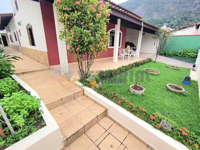 Casa com 4 dormitórios à venda, 266 m² por R$ 1.300.000,00 - Sumaré - Caraguatatuba/SP