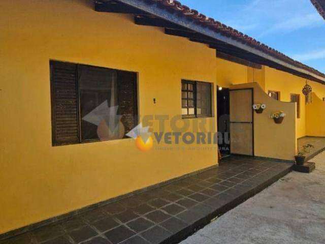 Casa com 2 dormitórios à venda, 62 m² por R$ 340.000 - Jardim Britânia - Caraguatatuba/SP