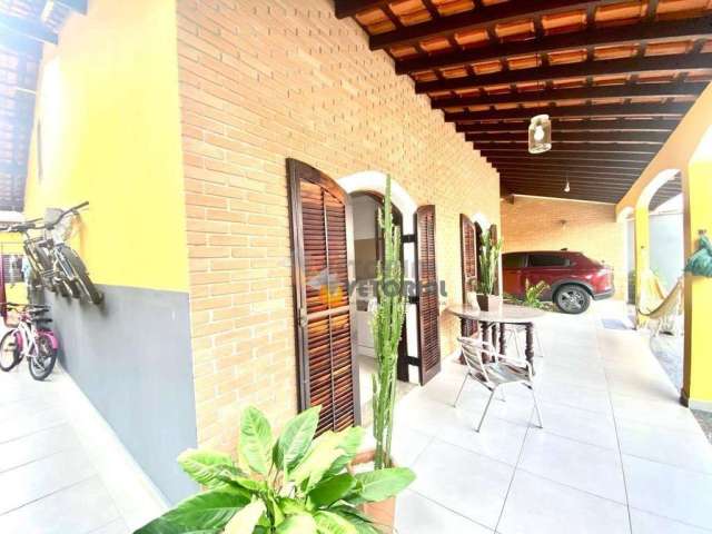 Casa com 3 dormitórios à venda, 151 m² por R$ 800.000,00 - Pontal de Santa Marina - Caraguatatuba/SP