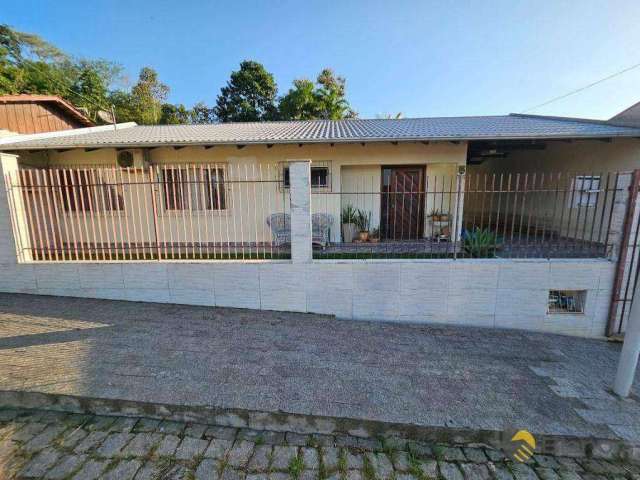Casa com 3 dormitórios à venda, 150 m² por R$ 685.000,00 - Água Verde - Blumenau/SC