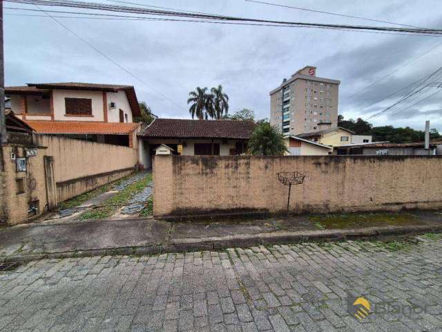 Casa com 4 dormitórios à venda, 250 m² por R$ 900.000,00 - Escola Agrícola - Blumenau/SC