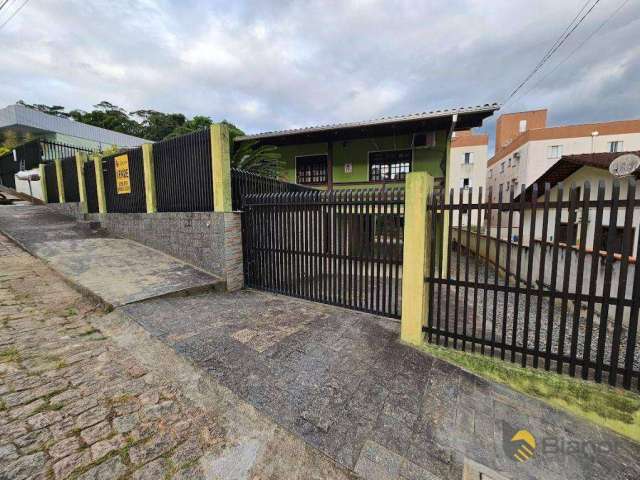 Casa com 3 dormitórios à venda, 200 m² por R$ 700.000,00 - Velha - Blumenau/SC