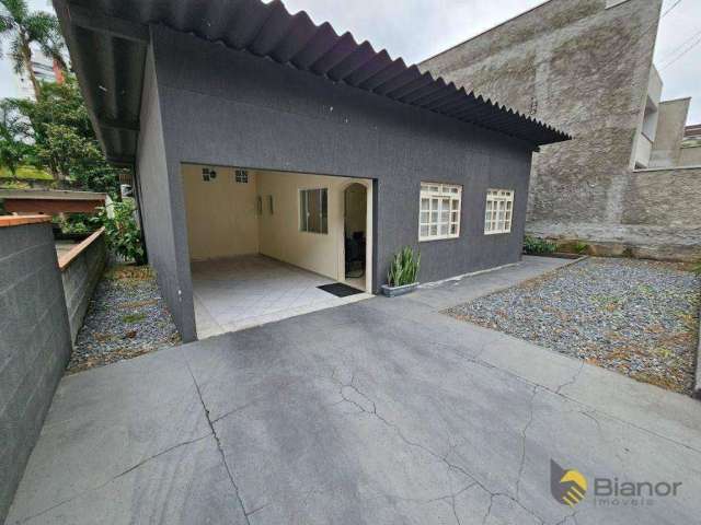 Casa com 3 dormitórios à venda, 142 m² por R$ 600.000,00 - Vila Nova - Blumenau/SC