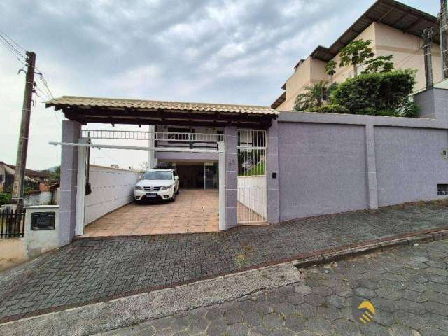 Casa com 4 dormitórios à venda, 290 m² por R$ 1.400.000,00 - Água Verde - Blumenau/SC