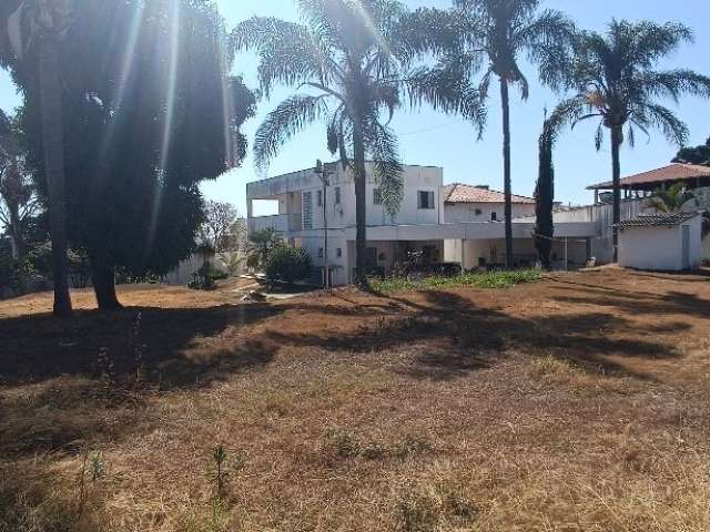 Casa de 4 quartos em um lote de 1.312m² bairro Trevo BH