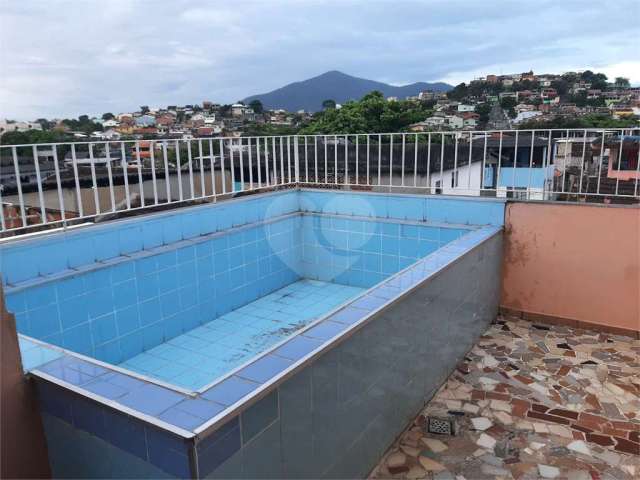 Estrada do tingui, oiticica casa 3 quartos com piscina por 250.000 mil localização excelente.