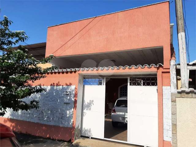 Casa em bangu proximo av. santa cruz com 4 quartos sendo 1 suíte