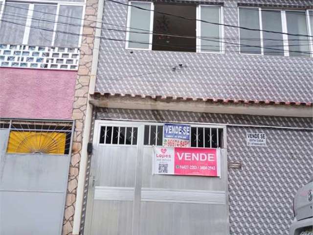 Triplex de 2 quartos sendo 1 suite com hidromassagem em Jardim Bangu