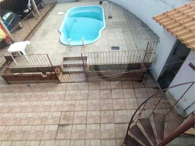 2 casas com 6 quartos, suite, quintal, piscina no mesmo terreno no Mendanha, Campo grande