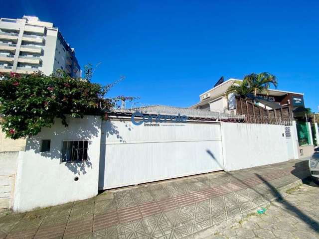 Casa com 5 quartos à venda na Andrelino Natividade da Costa, 83, Estreito, Florianópolis por R$ 1.070.000