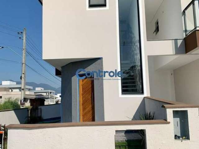 Casa com 2 quartos à venda na Nielsen Ubiratã Delfino José, 10, Bela Vista, Palhoça por R$ 499.900