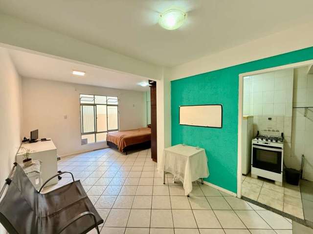 Apartamento com 1 quarto à venda na Rua Professora Sofia Quint de Souza, 644, Capoeiras, Florianópolis por R$ 220.000