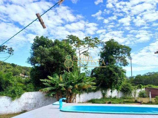 Á venda! Amplo terreno, 4 quartos e piscina privativa na Cachoeira do Bom Jesus.