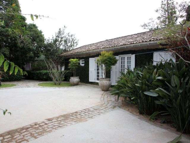 Casa Residencial à venda na Lagoa da Conceição.