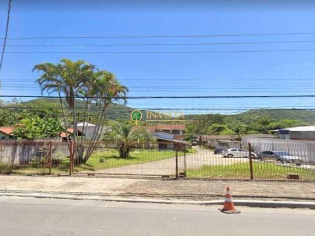 Terreno com 545m² à venda no Rio Tavares.