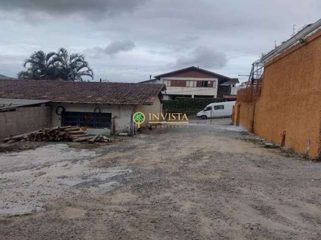 Terreno Residencial e Comercial com 1600m² à venda na Trindade.