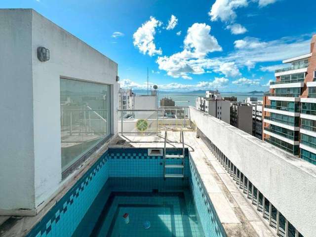 Vista mar, piscina privativa e localização privilegiada no Centro de Florianópolis - À venda.