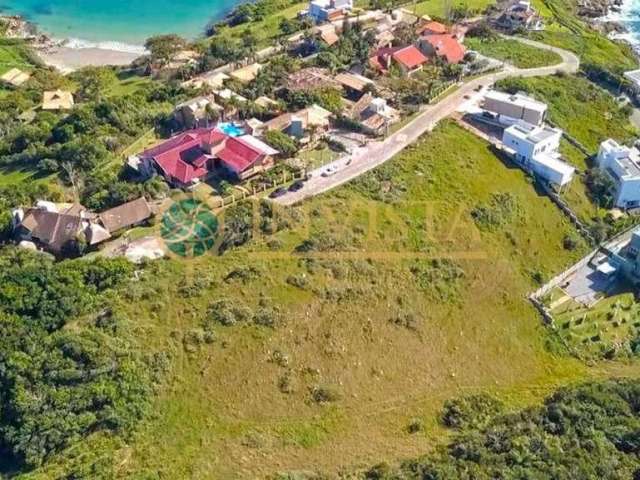 Terreno frente Mar com 1537m² à venda em Garopaba.