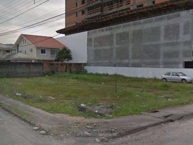 Terreno de 450m² localizado na Palhoça.