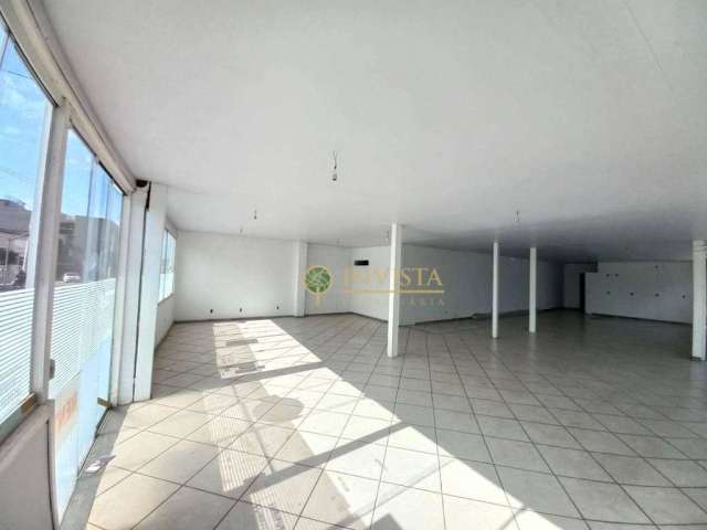 Casa comercial para locação com 350m² na Av. Leoberto Leal em São José.