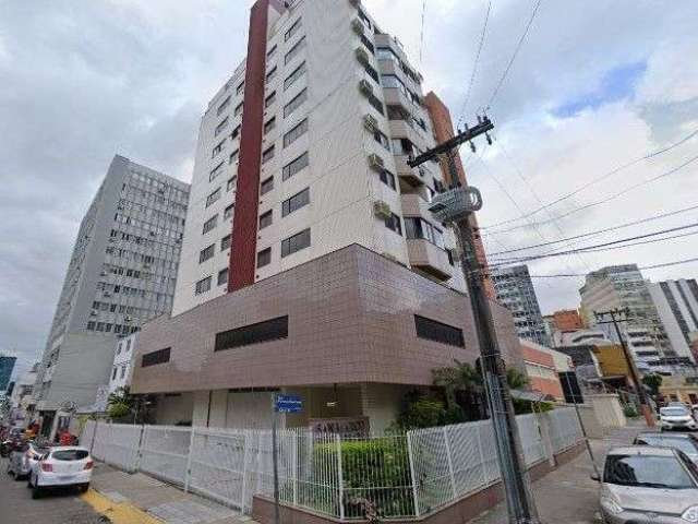 Andar alto e 1 vaga à venda no Centro próximo a Praça XV.