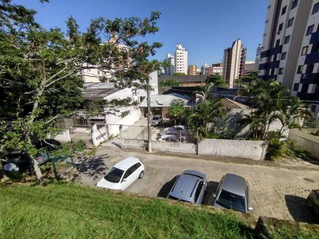 Terreno com viabilidade comercial e residencial, com 480m² à venda no Centro próximo ao Beiramar Shooping