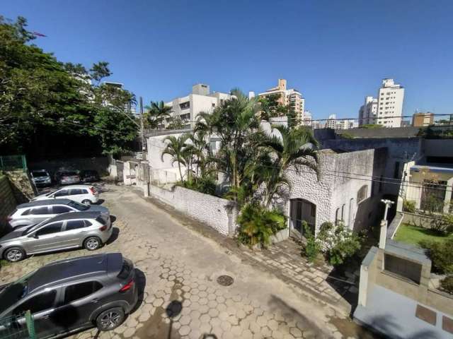 Terreno com viabilidade comercial e residencial, com 1.341m² à venda no Centro próximo ao Beiramar Shooping