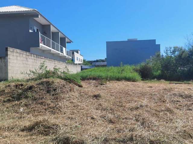 Terreno com 256m² à venda em Forquilhas.