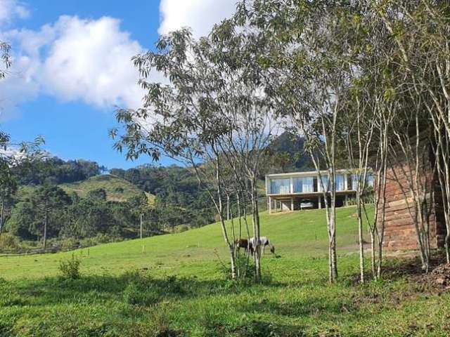 Sitio/casa em à venda em Alfredo Wagner.