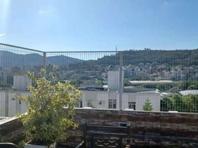 Terraço privativo, 3 quartos e 1 vaga à venda na Carvoeira.