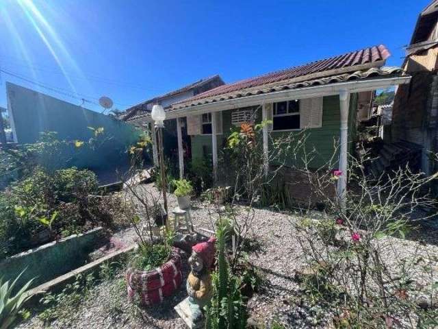 Casa com 2 quartos à venda no Campeche.