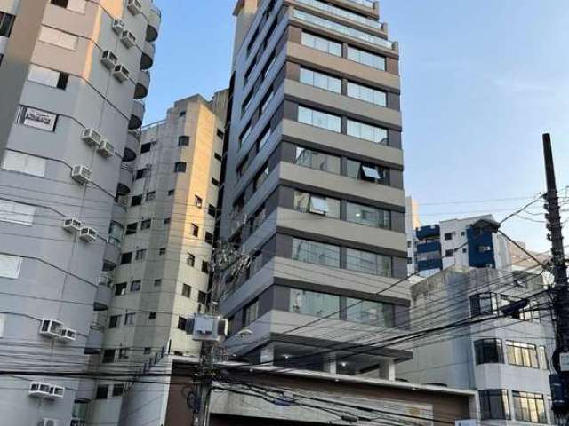 Sala comercial com 1 vaga à venda no Centro de Florianópolis.