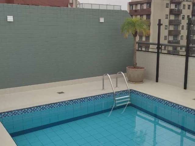 Duplex, terraço privativo com piscina, 3 quartos e 3 vagas à venda no Centro de Florianópolis.