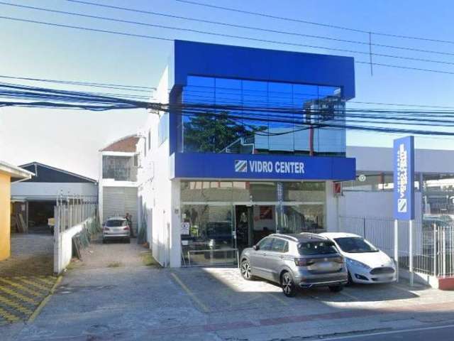 Loja comercial com 374m² à venda no Estreito.