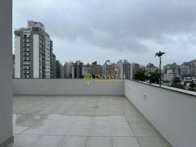 Cobertura com 96m² para locação no Centro de Florianópolis.