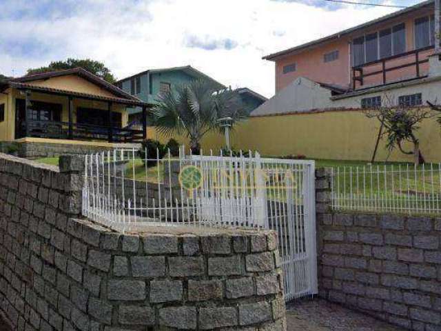 Casa com 3 quartos e 4 vagas à venda no Campeche.