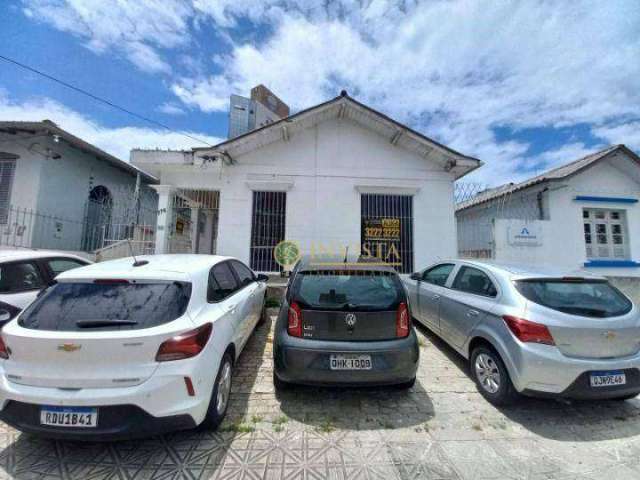 Locação no Centro de Florianópolis! Casa comercial com 107m² construídos e 4 vagas de garagem.