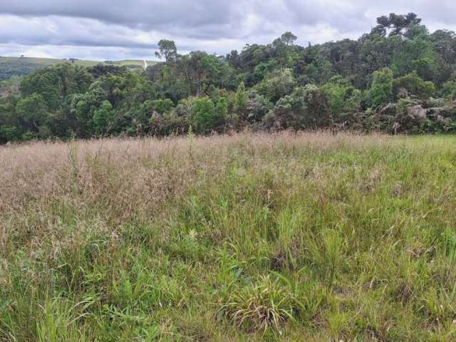 Terreno à venda em condomínio fechado.