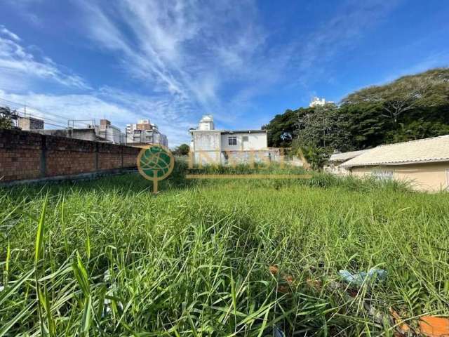 Terreno com 520m² à venda no bairro Estreito.