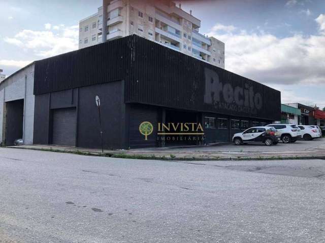 Galpão com 315m² para locação no Estreito.