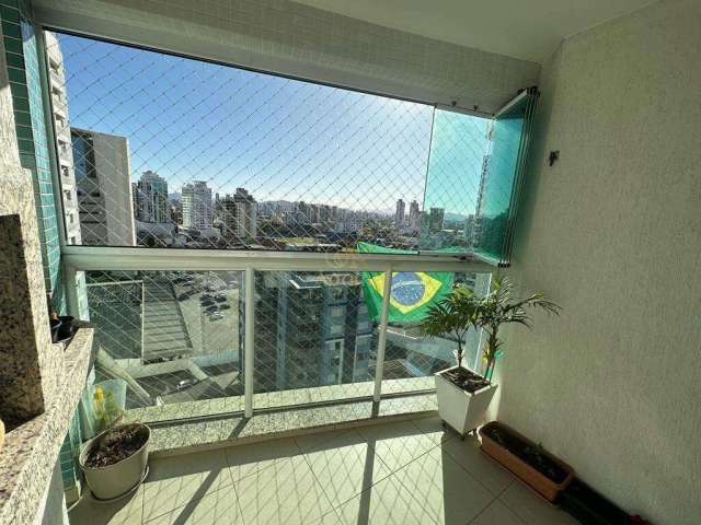 Apartamento Aconchegante de 2 Dormitórios Semimobiliado no Centro de Itajaí