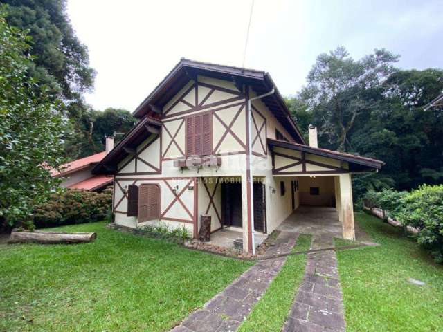 CASA COM 03 QUARTOS MOBILIADA EM GRAMADO, Ipê Amarelo, Gramado - RS