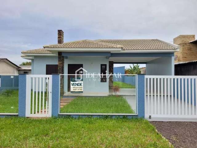 Casa com 3 dormitórios sendo 1 suíte apenas 500 metros do mar