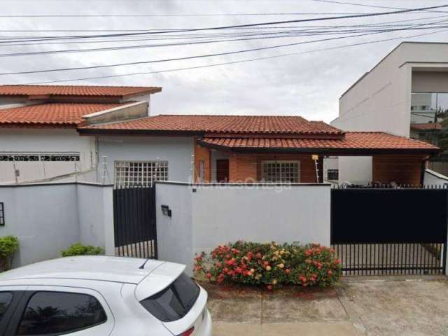 Casa com 3 dormitórios para alugar, 185 m² por R$ 6.690,00/mês - Parque Campolim - Sorocaba/SP