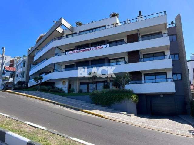 EXCLUSIVE - Apartamento de 03 dormitórios a poucos passos do Mar