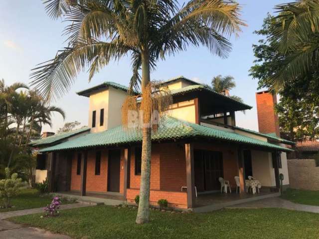 Casa à venda as margens do Rio Mampituba em Torres RS