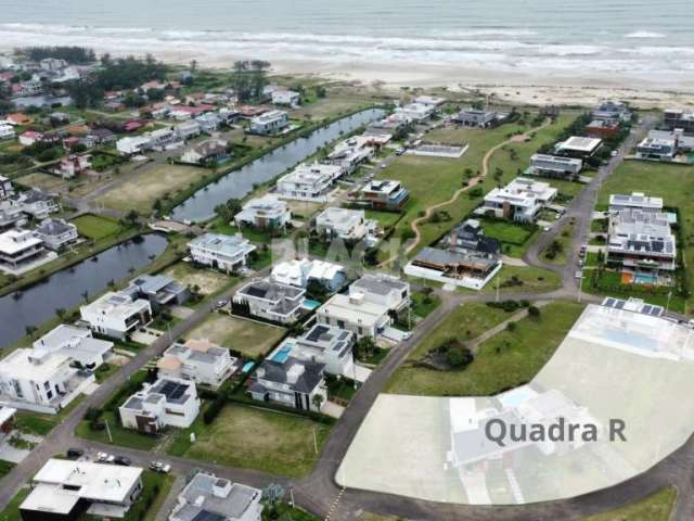 Terreno no Ocean Side com área total à beira Mar em Torres RS