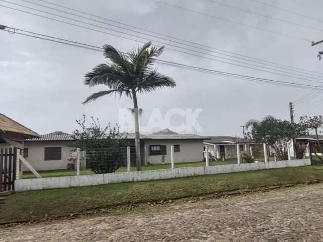 Casa com 06 quartos à venda na Lagoa Jardim em Torres RS